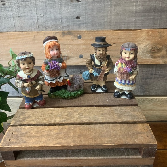 Thanksgiving Table Decor - Picture 2 of 5